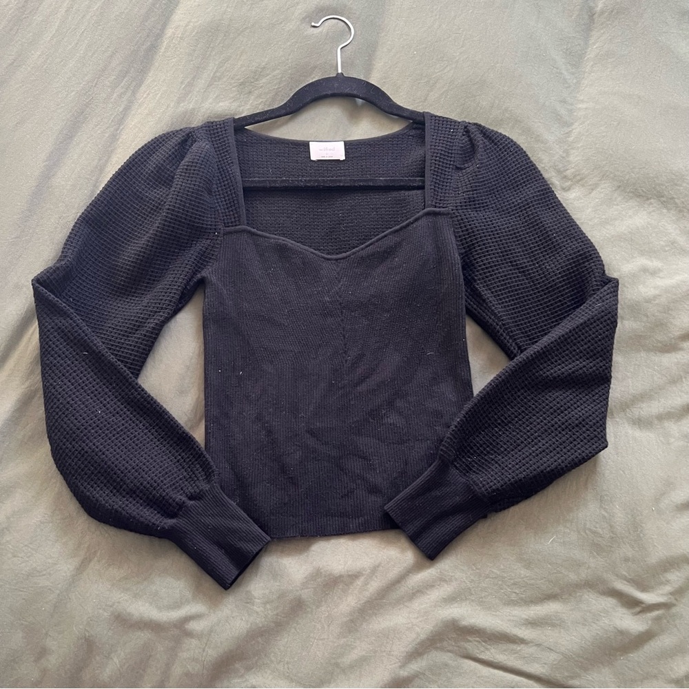 Black knit Wilfred sweetheart neckline top from aritzia size small